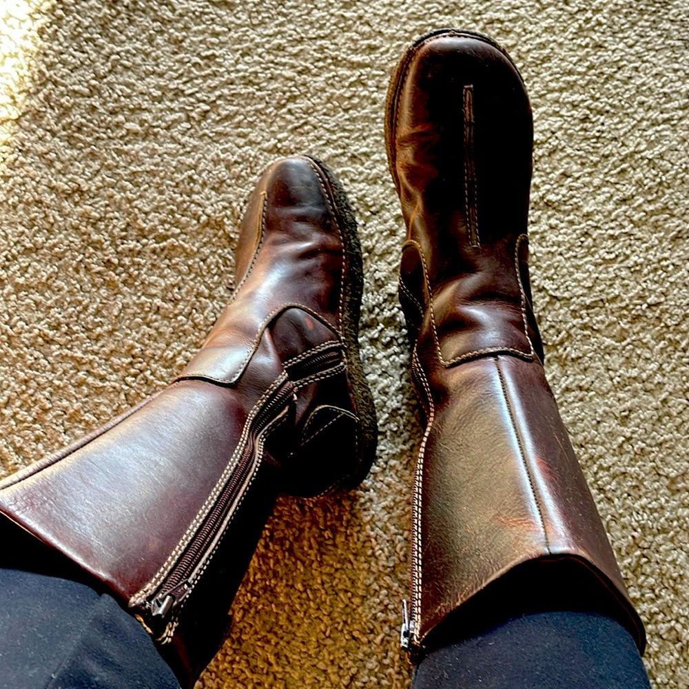 Rogue Leather Boots